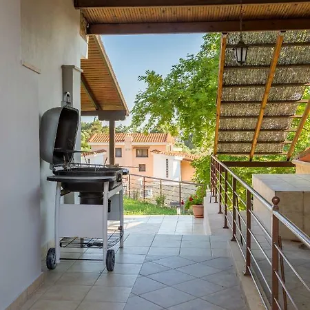 Villa Kristin 2 - 2min Walk To Great Sandy, Shallow