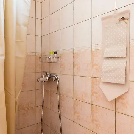 Kristin 2 - 2min Walk To Great Sandy, Shallow Villa *