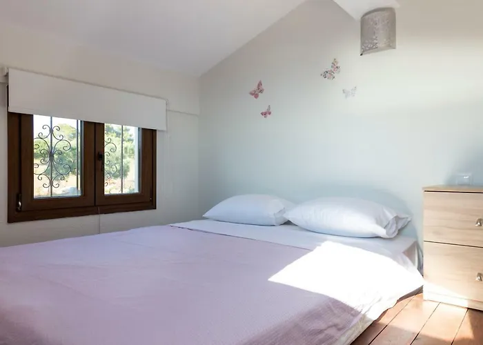 Kristin 2 - 2min Walk To Great Sandy, Shallow *