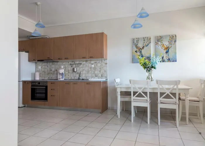 Kristin 2 - 2min Walk To Great Sandy, Shallow Villa Nikiti (Sithonia)