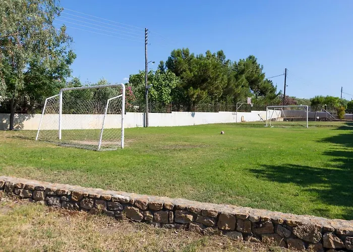 Kristin 2 - 2min Walk To Great Sandy, Shallow *